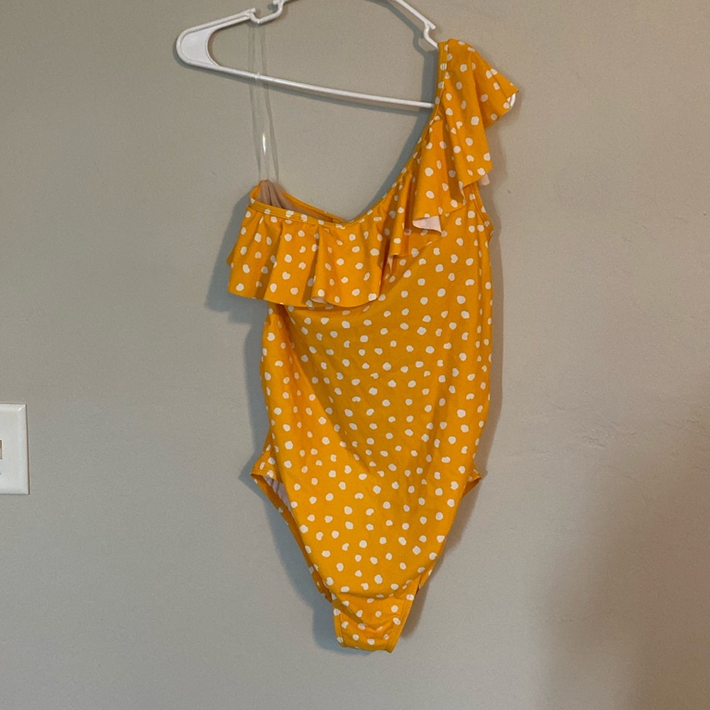 NWT maternity swimsuit